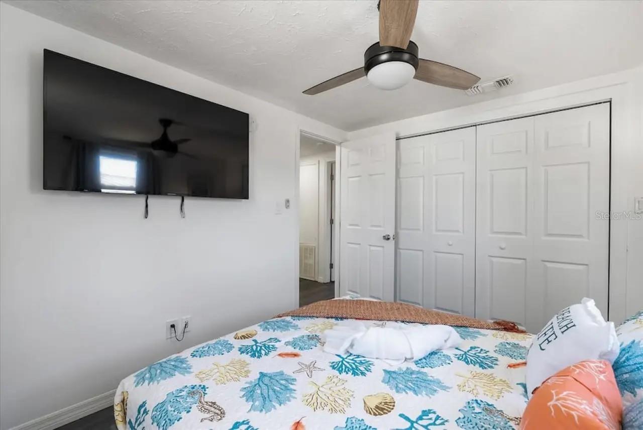 Image 11 of 29 For 5332 Nutmeg Avenue