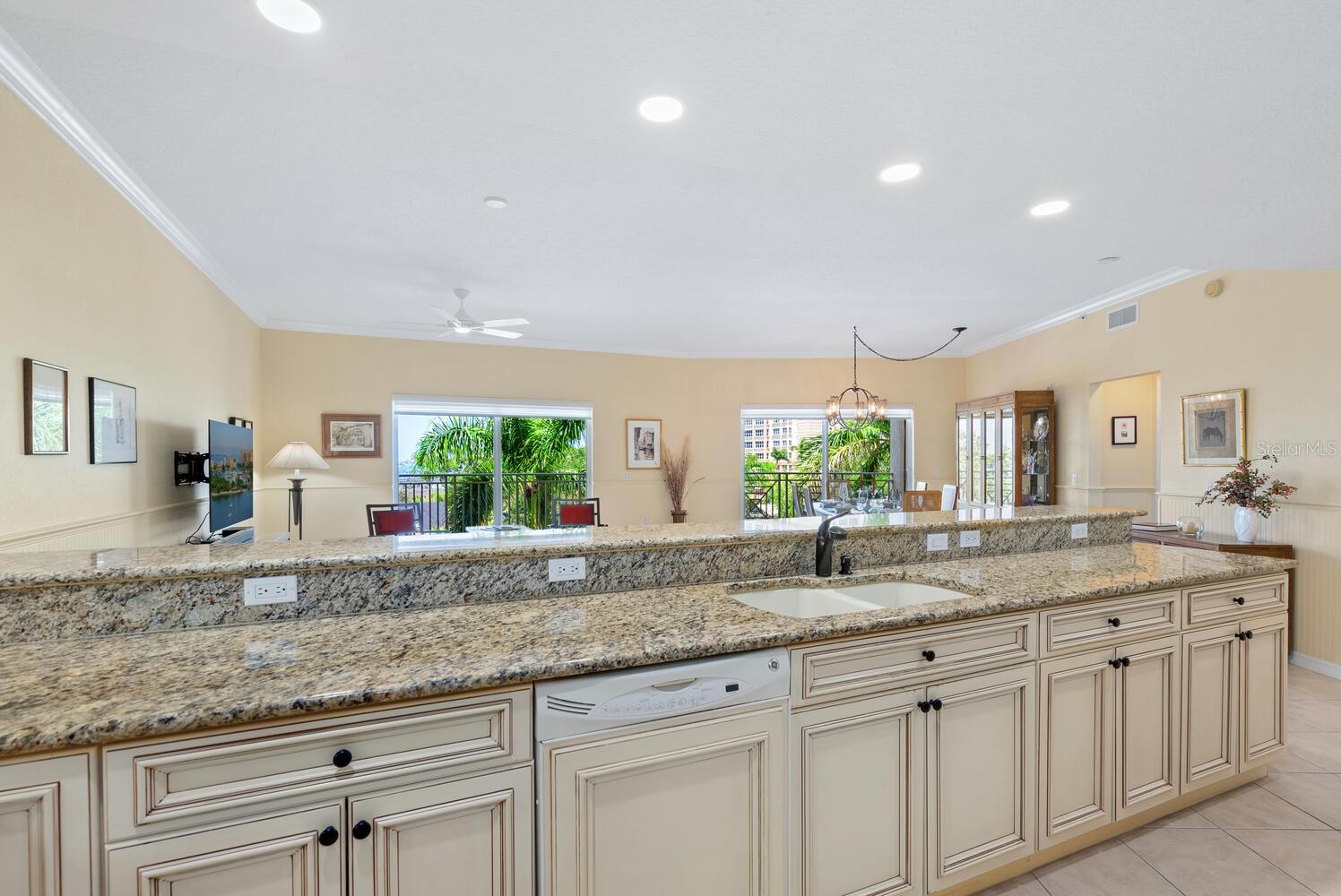 Image 18 of 59 For 1188 Tamiami Trail 401