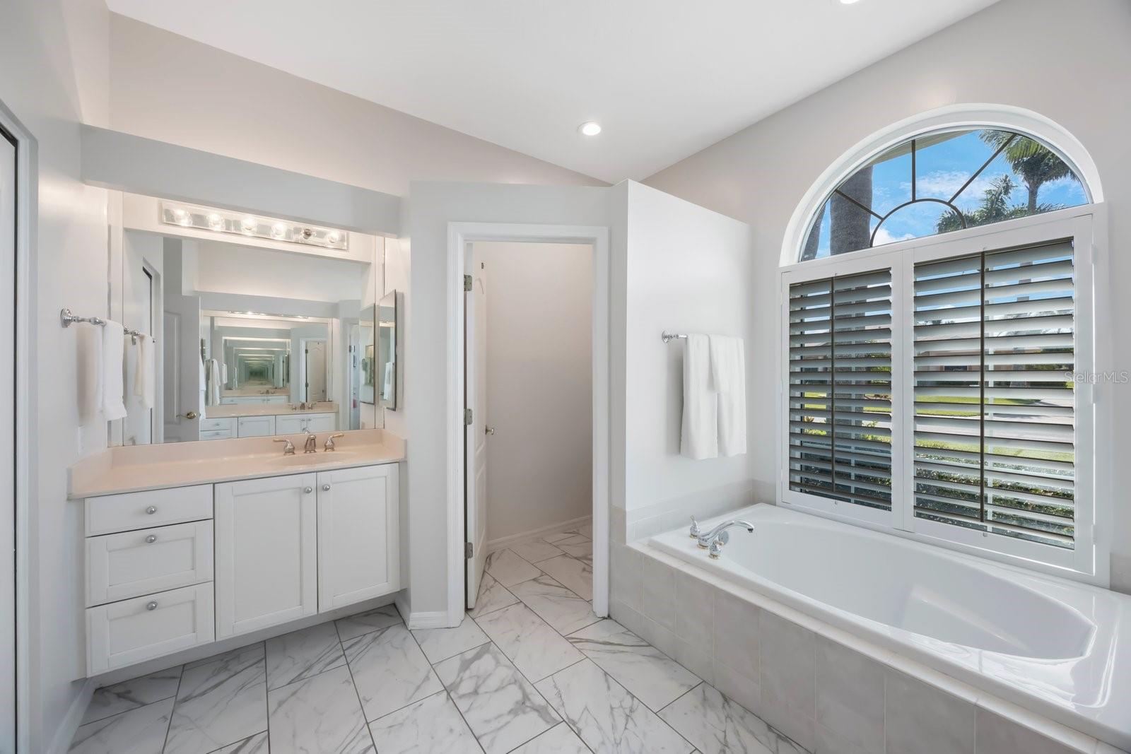Image 23 of 46 For 2930 Wilderness Boulevard E