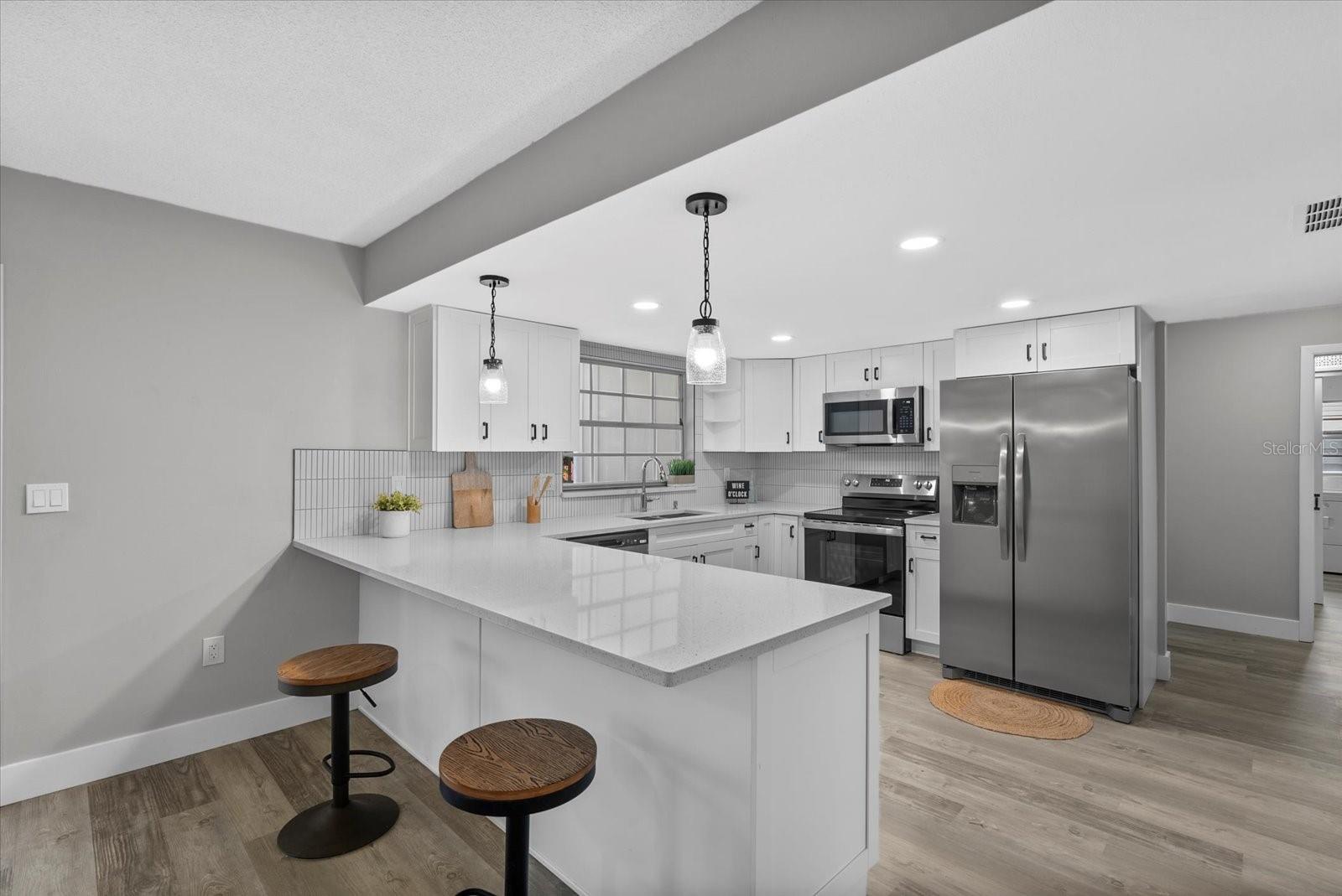 Image 10 of 30 For 2118 Huntington Avenue