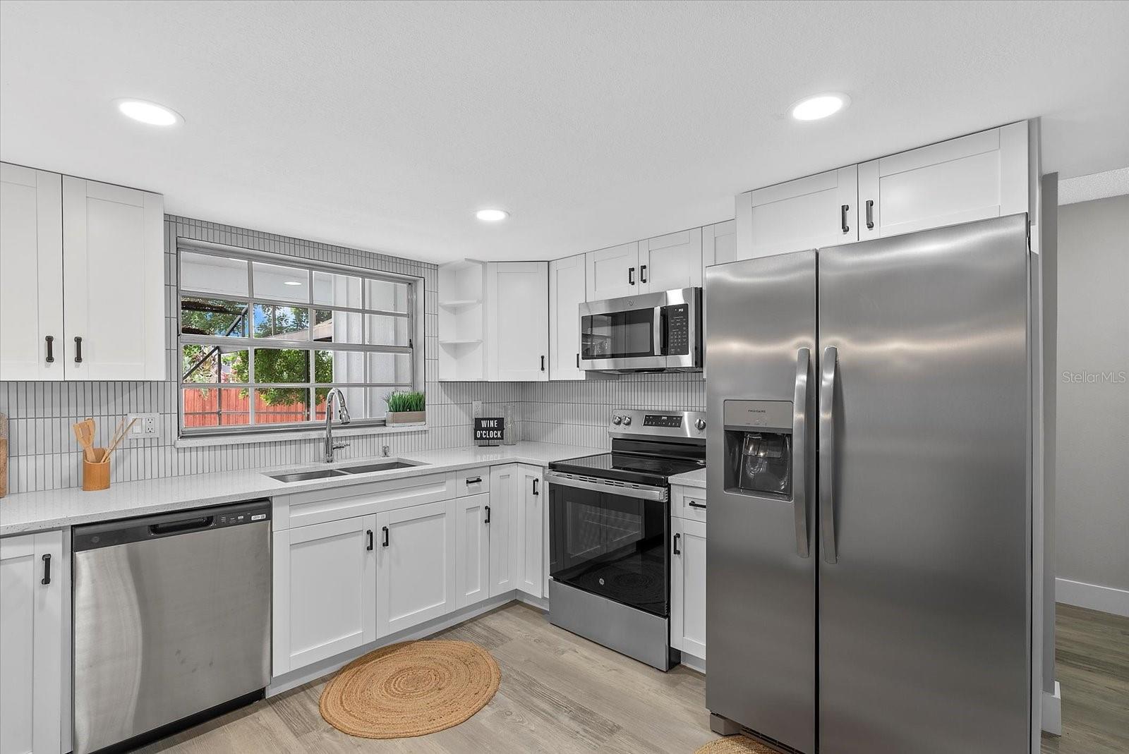 Image 11 of 30 For 2118 Huntington Avenue