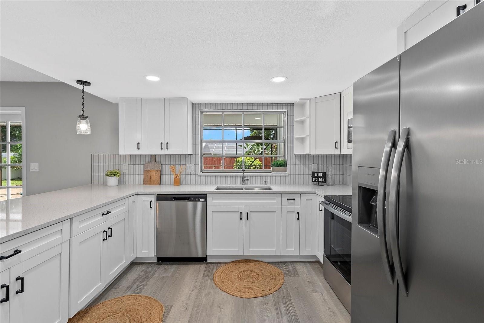 Image 13 of 30 For 2118 Huntington Avenue