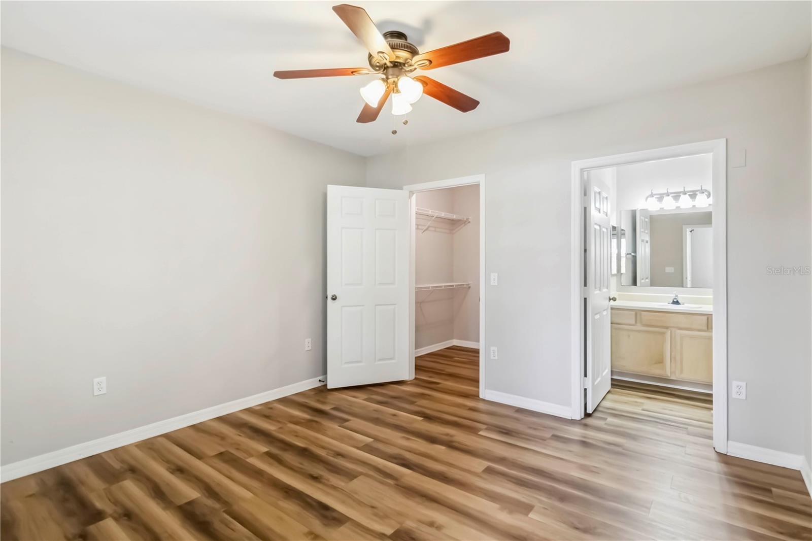 Image 17 of 39 For 1125 Villagio Circle 104
