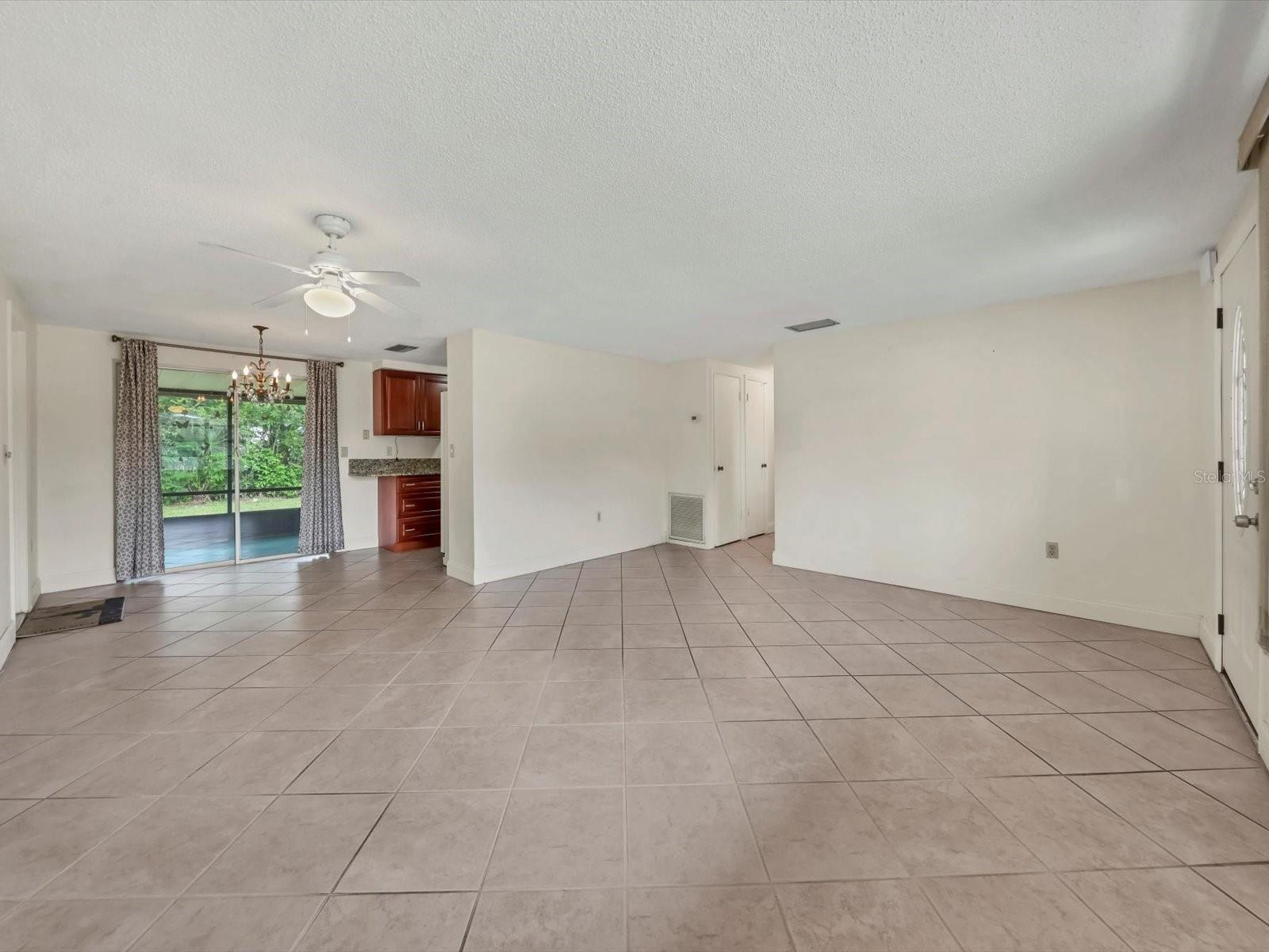 Image 11 of 41 For 2978 Lalani Boulevard