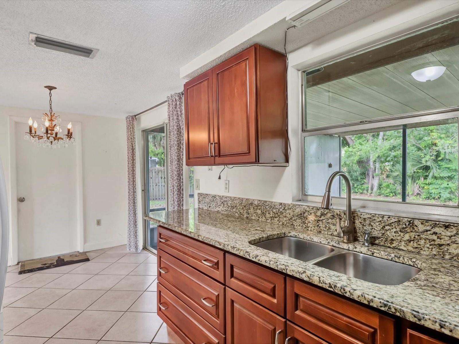 Image 16 of 41 For 2978 Lalani Boulevard