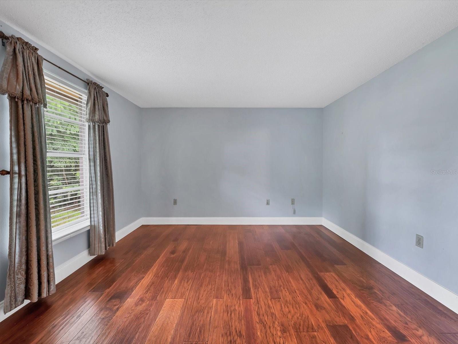 Image 19 of 41 For 2978 Lalani Boulevard