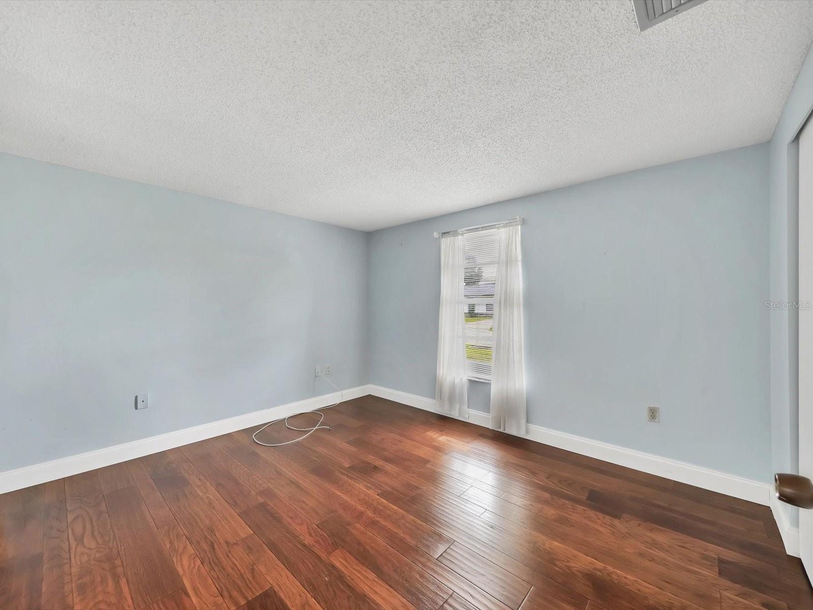 Image 21 of 41 For 2978 Lalani Boulevard