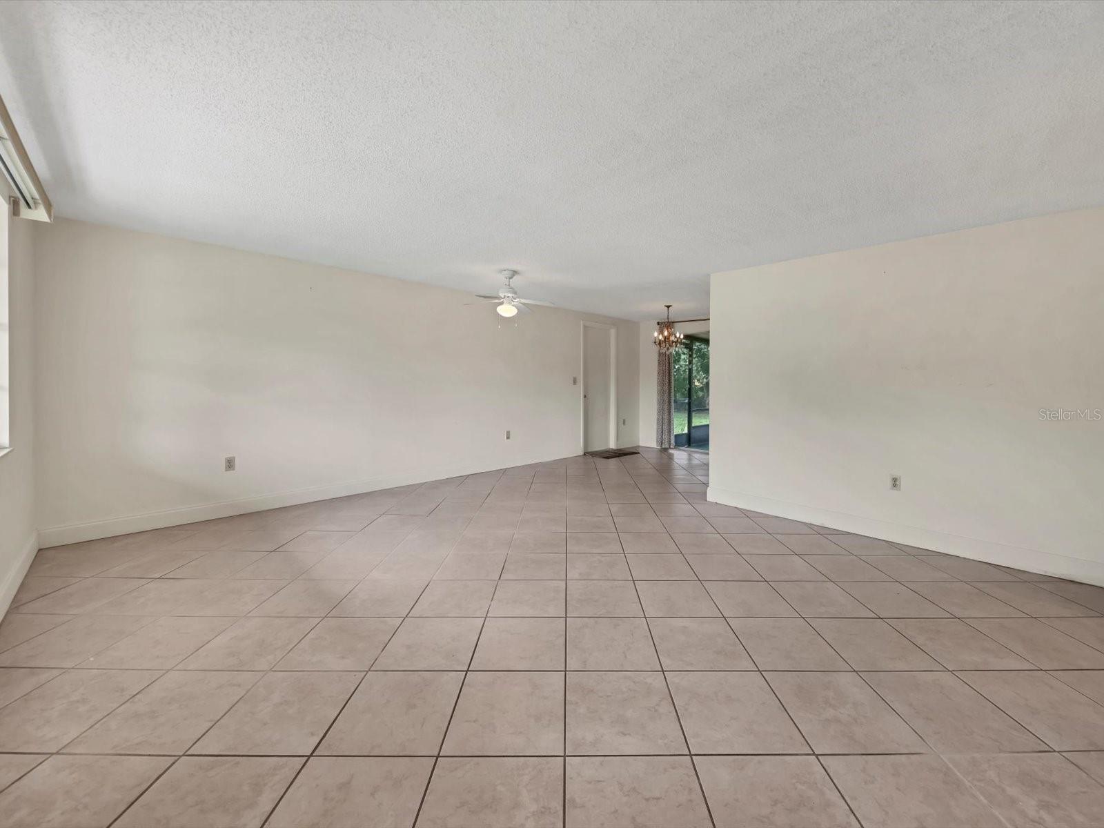 Image 9 of 41 For 2978 Lalani Boulevard