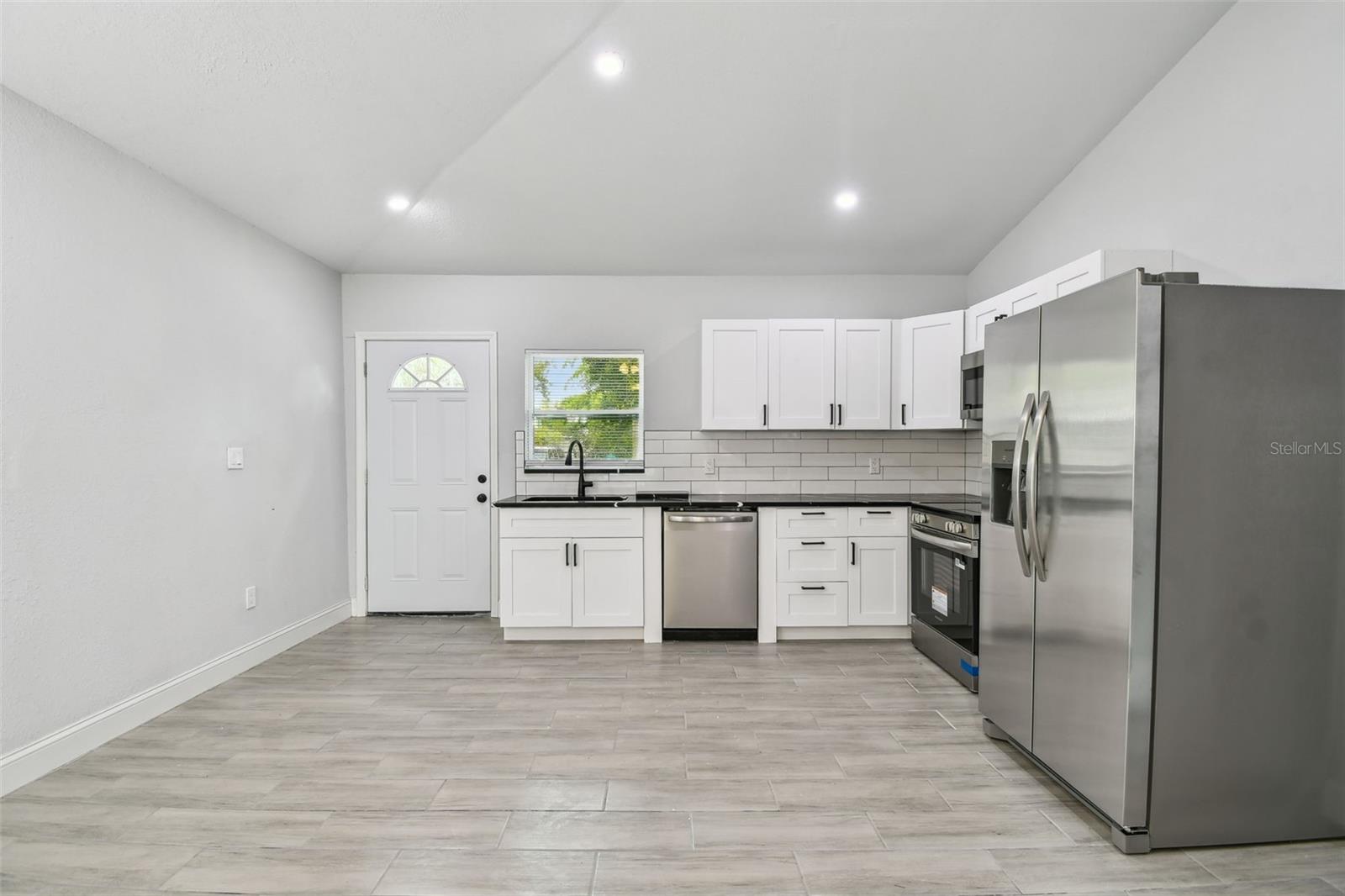 Image 16 of 62 For 3611 19th Street E