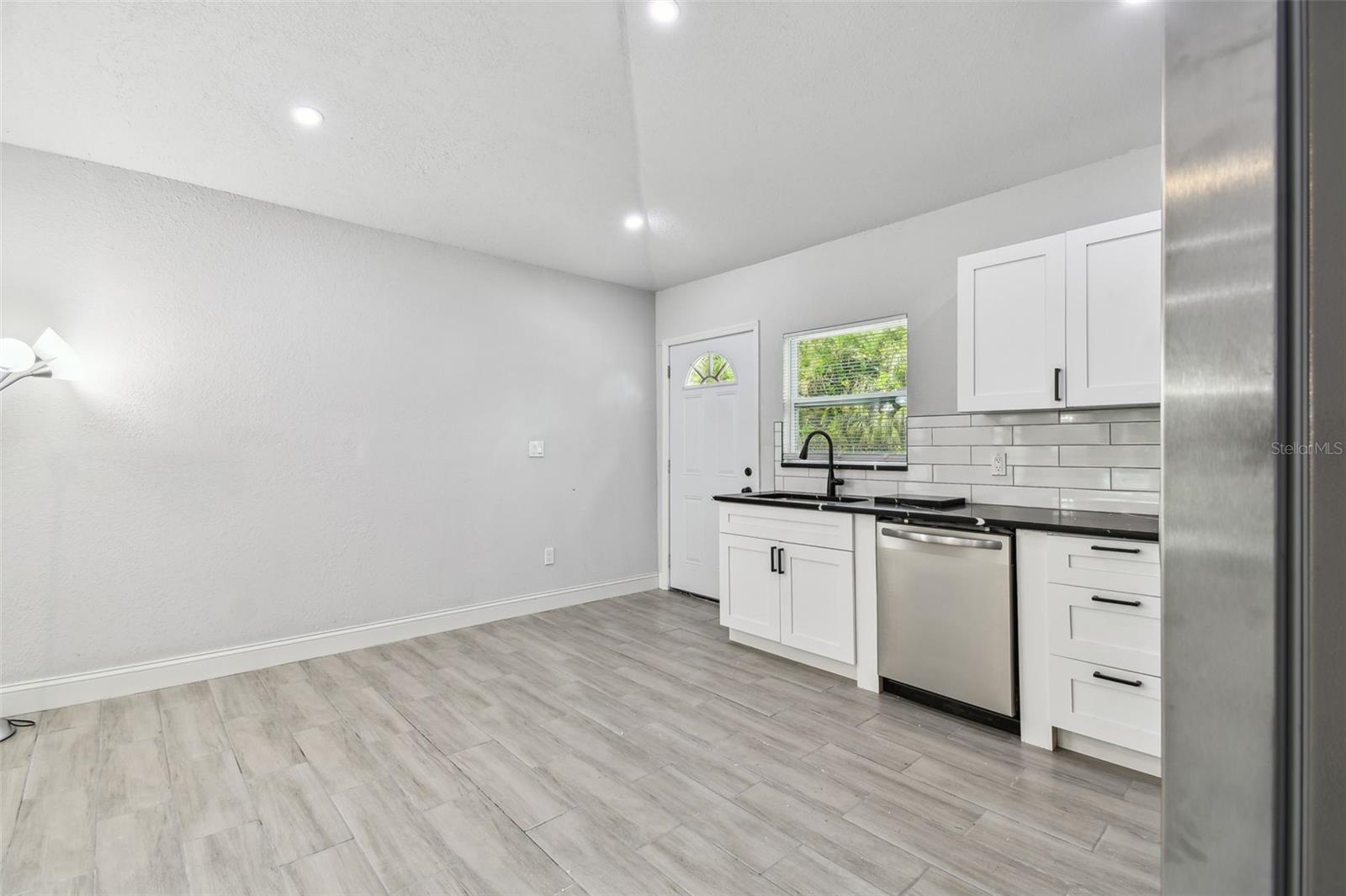 Image 21 of 62 For 3611 19th Street E