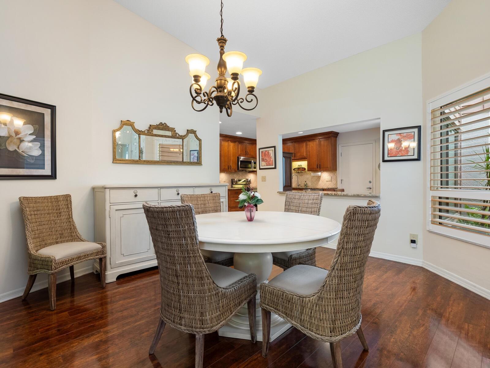 Image 16 of 44 For 4004 Wilshire Circle E 89