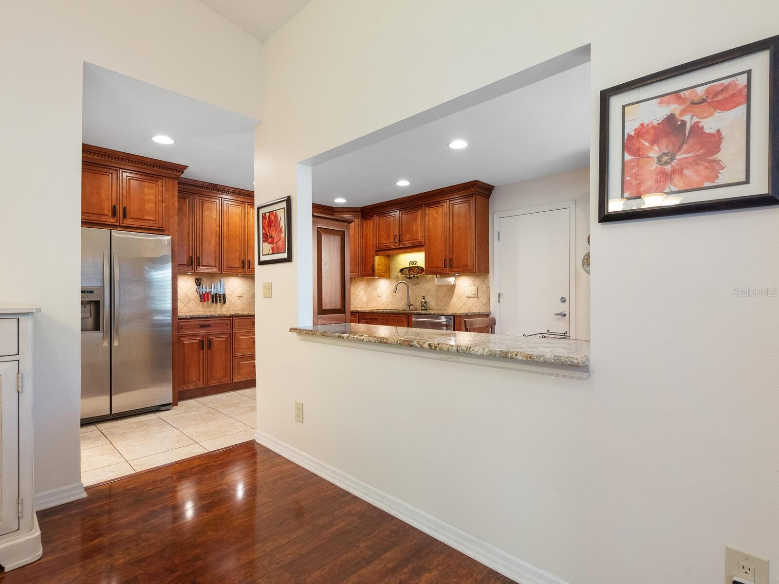 Image 18 of 44 For 4004 Wilshire Circle E 89