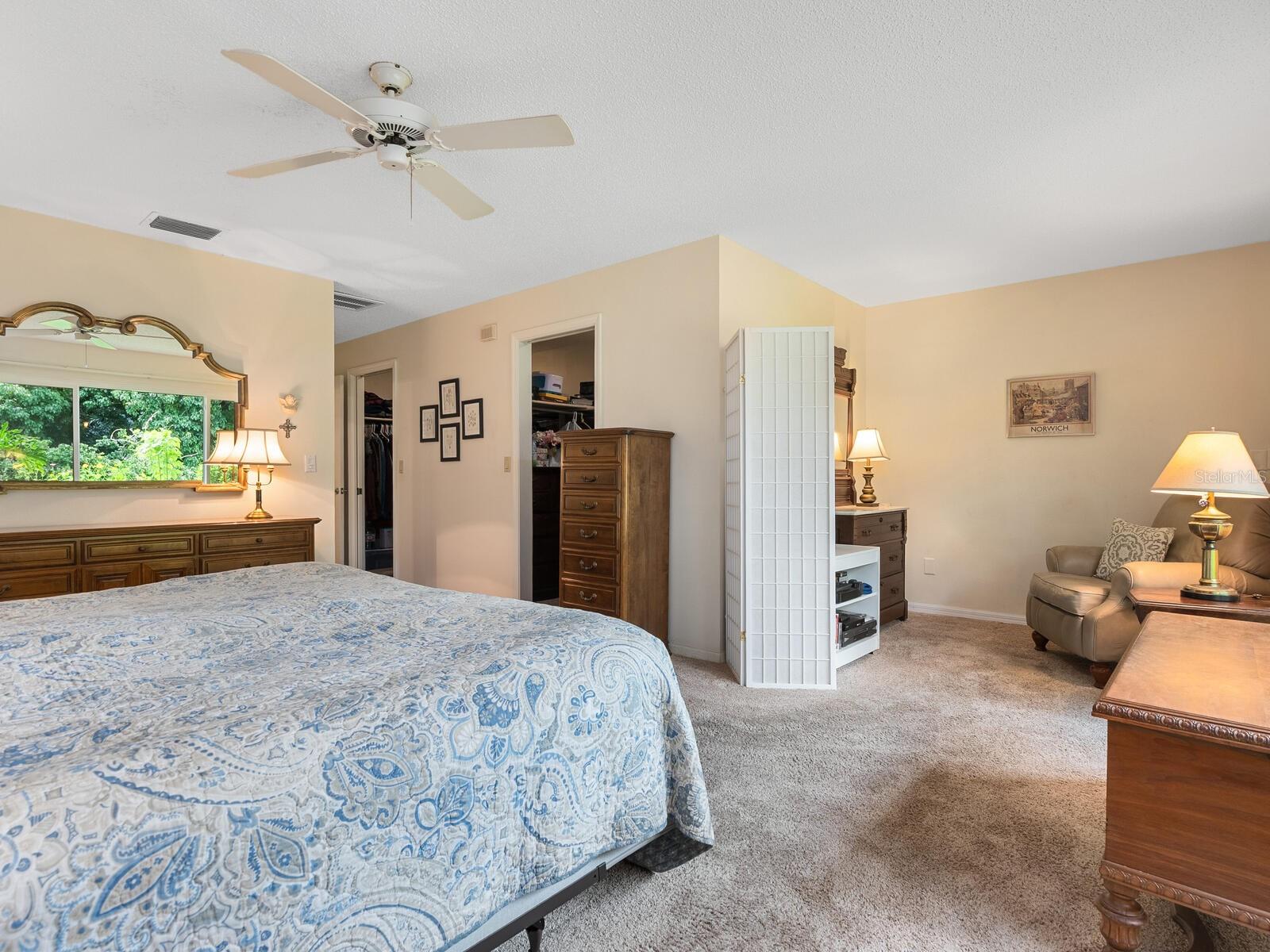 Image 23 of 44 For 4004 Wilshire Circle E 89