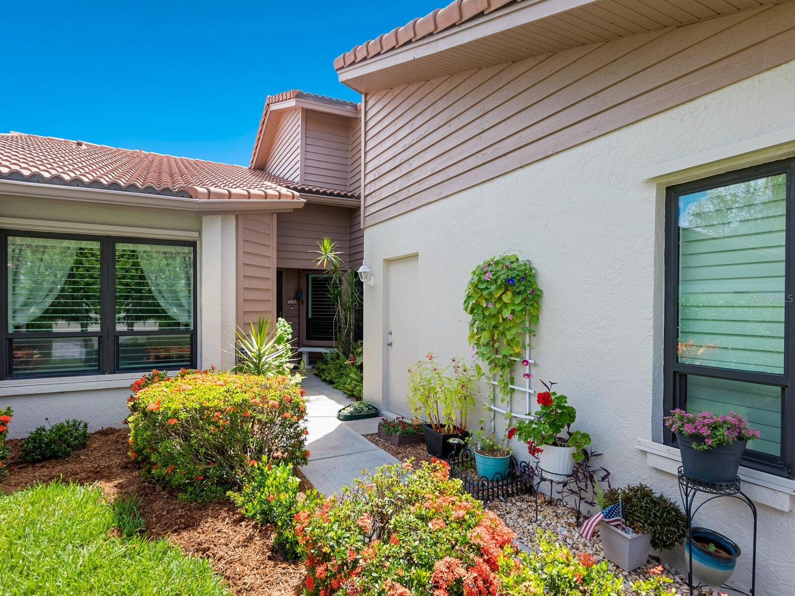 Image 5 of 44 For 4004 Wilshire Circle E 89