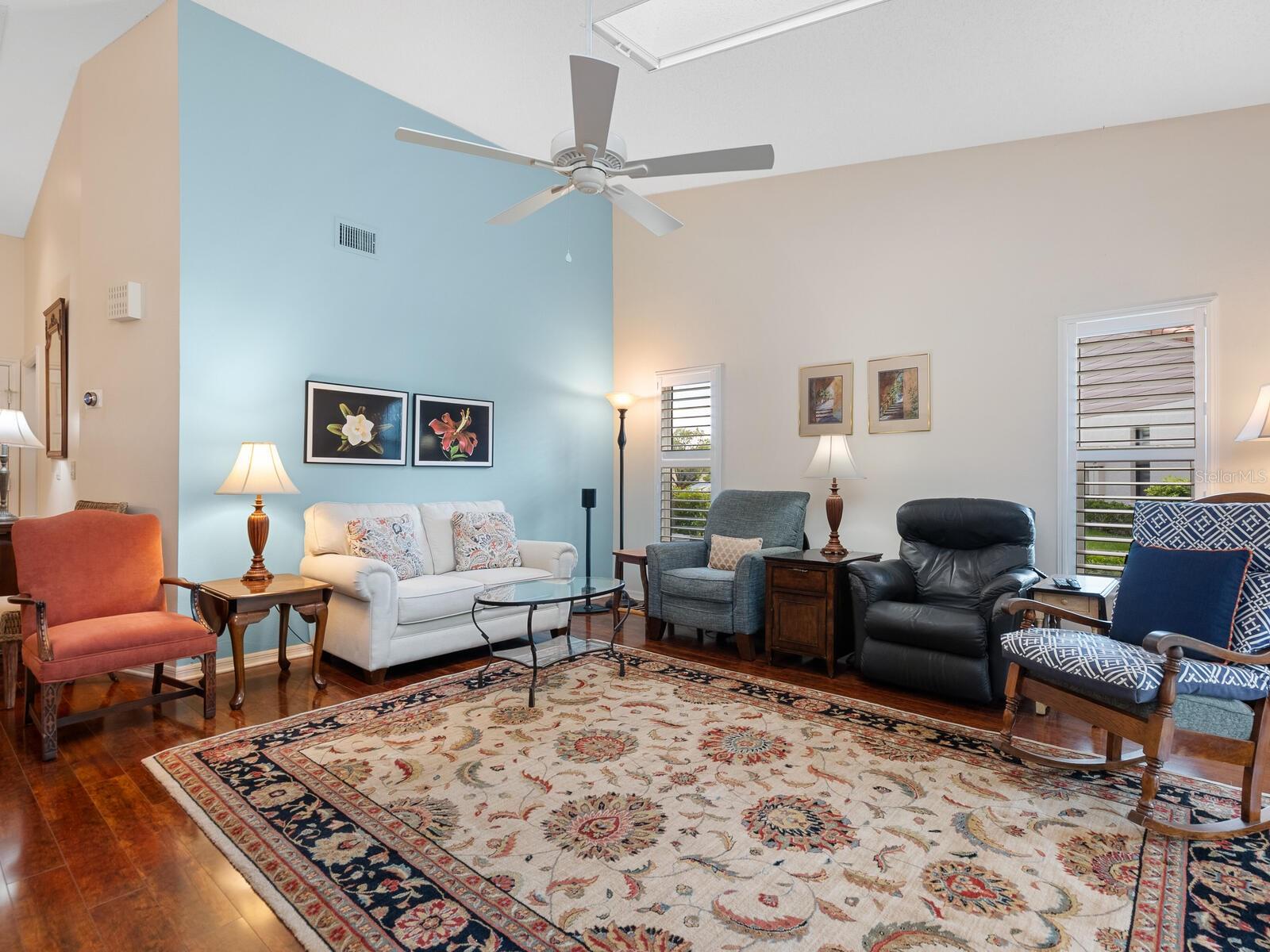 Image 9 of 44 For 4004 Wilshire Circle E 89