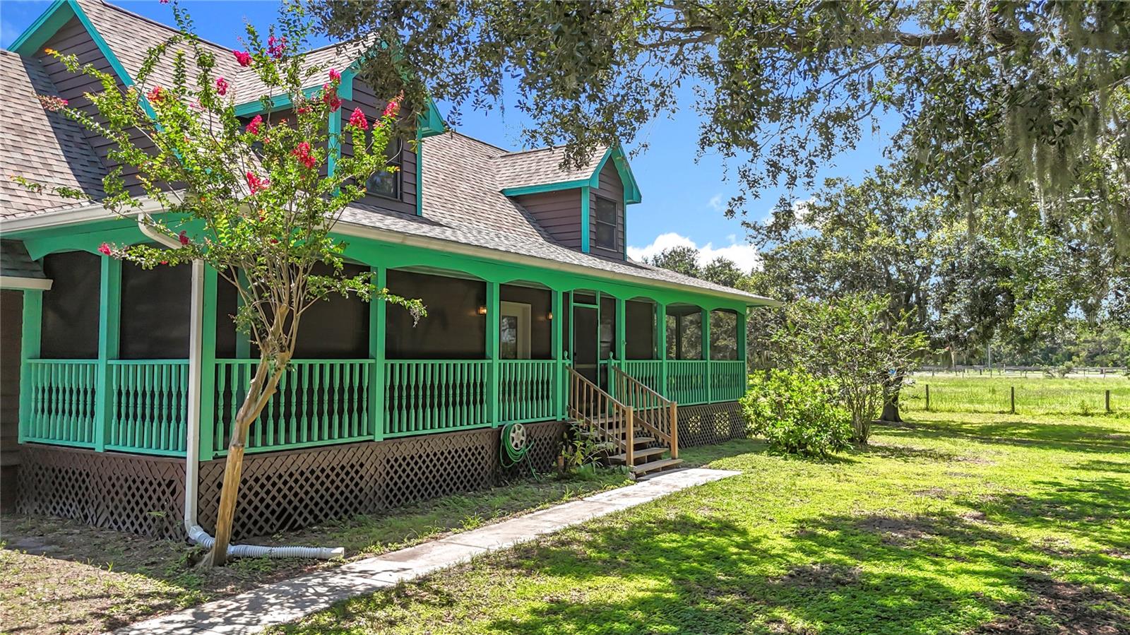 Image 11 of 72 For 16021 Winburn Drive S