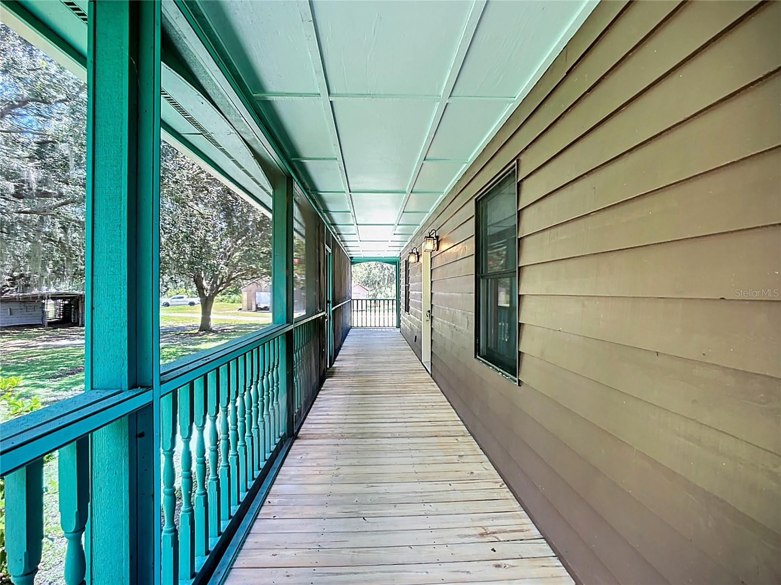 Image 13 of 72 For 16021 Winburn Drive S