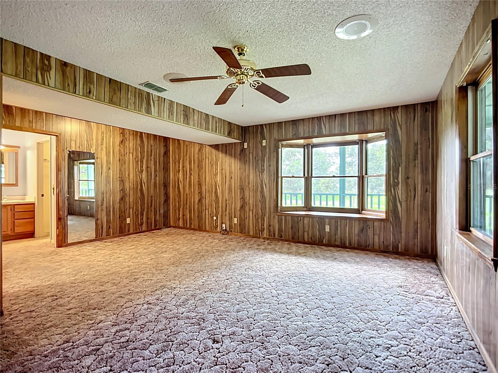 Image 20 of 72 For 16021 Winburn Drive S