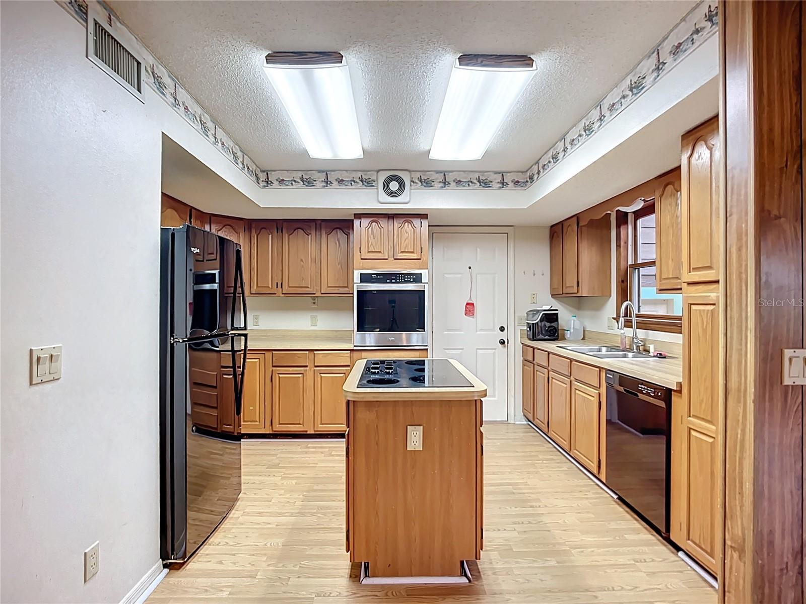 Image 27 of 72 For 16021 Winburn Drive S