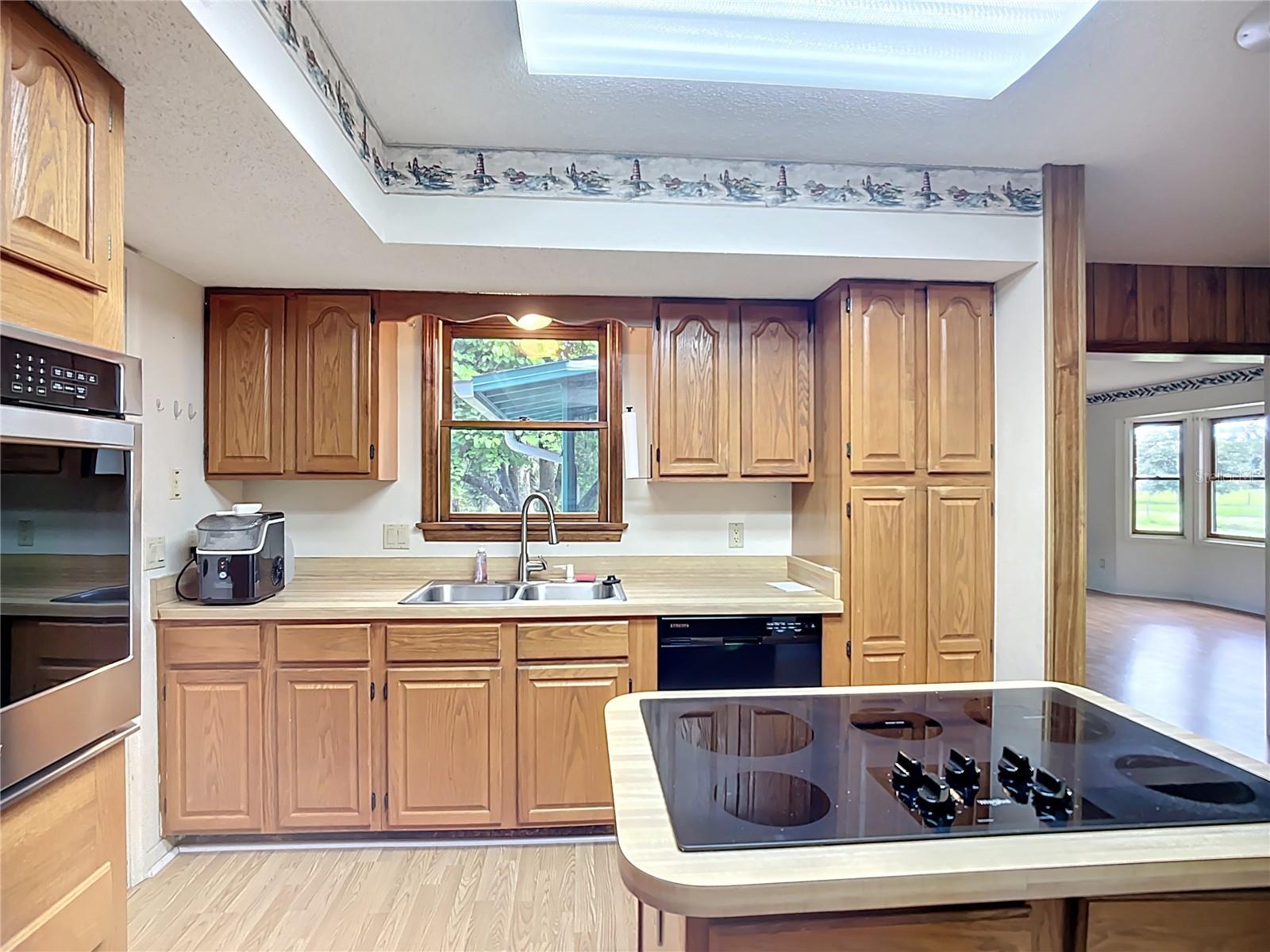 Image 31 of 72 For 16021 Winburn Drive S