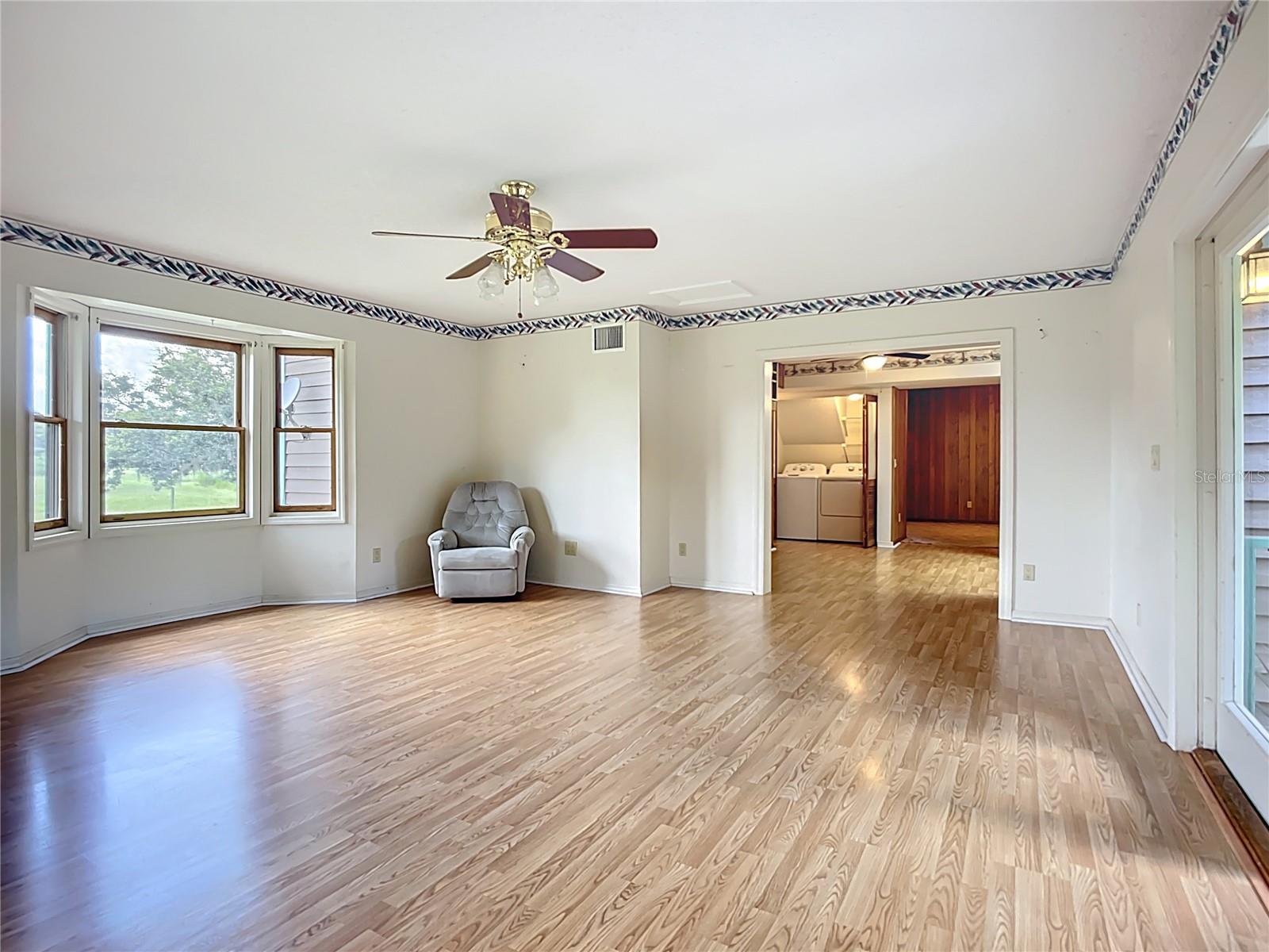 Image 34 of 72 For 16021 Winburn Drive S