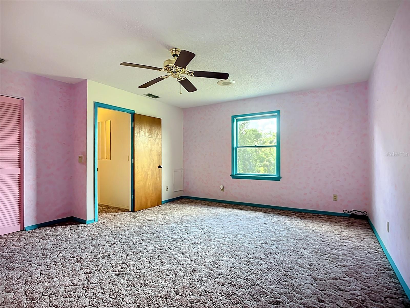 Image 38 of 72 For 16021 Winburn Drive S