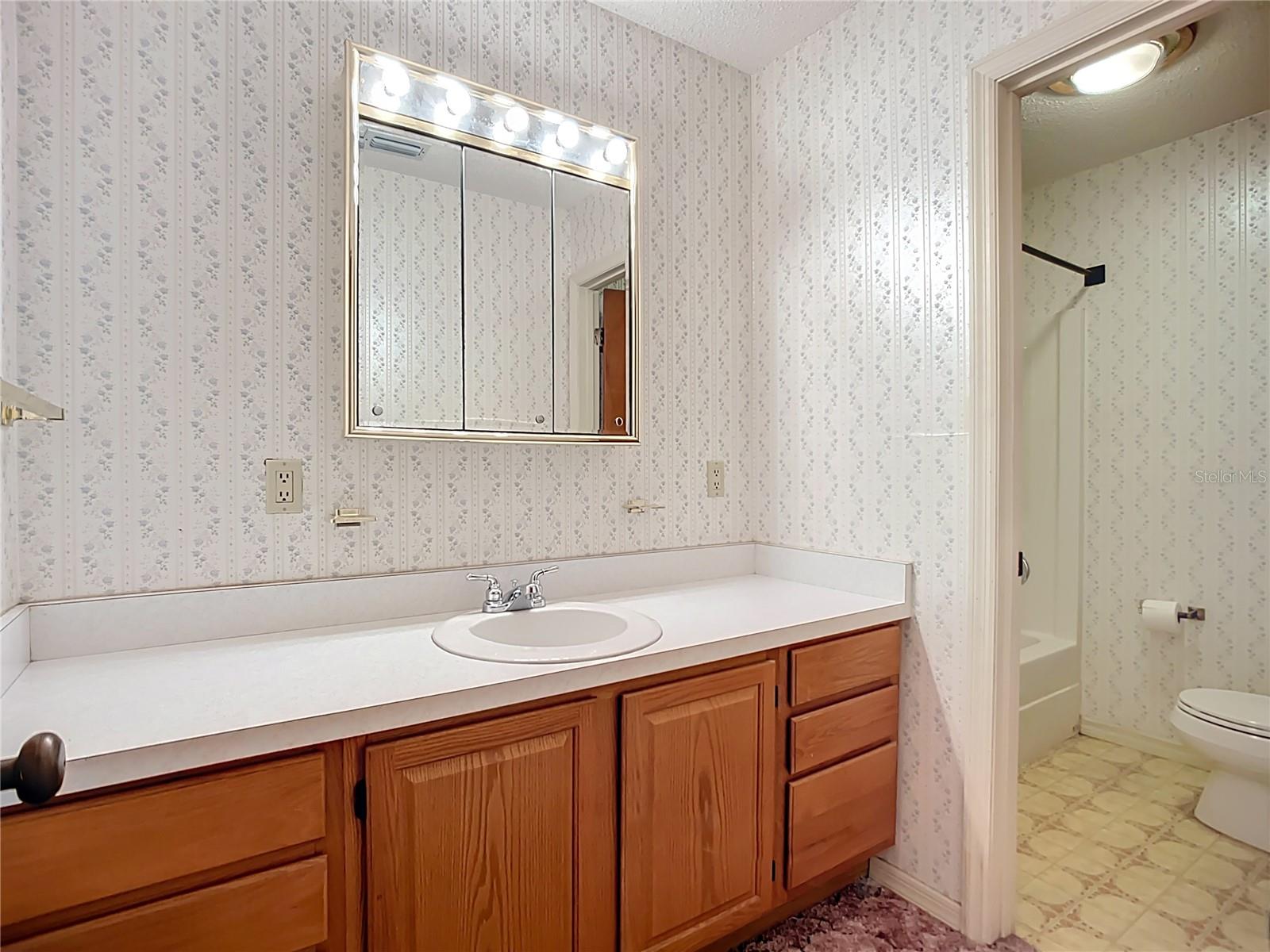 Image 40 of 72 For 16021 Winburn Drive S