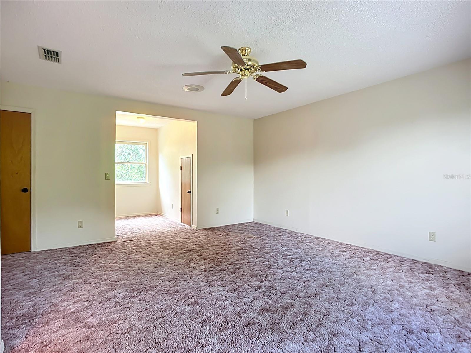 Image 42 of 72 For 16021 Winburn Drive S