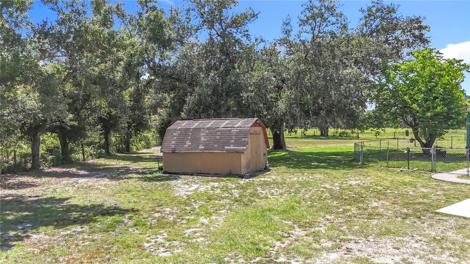 Image 56 of 72 For 16021 Winburn Drive S