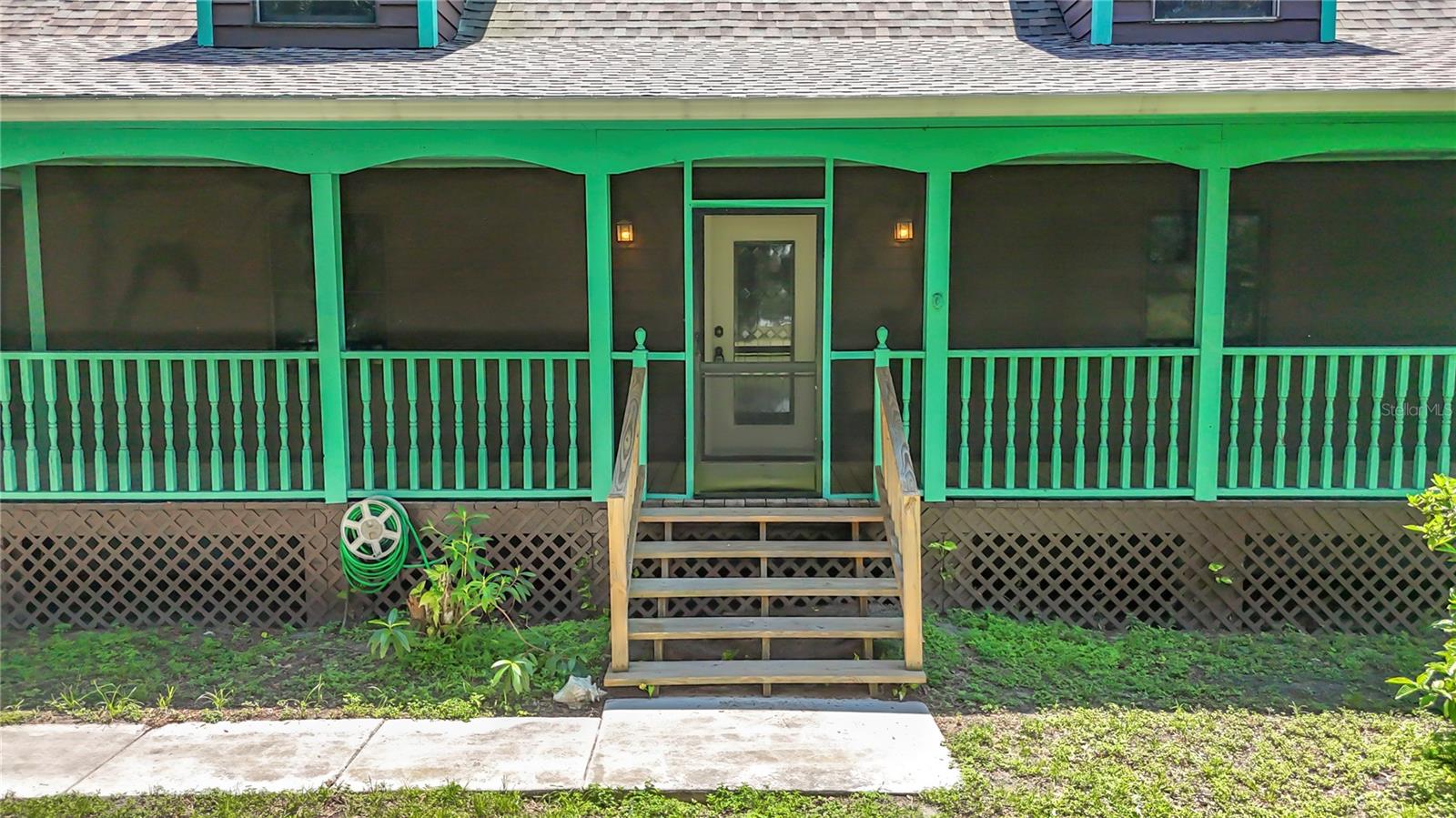 Image 8 of 72 For 16021 Winburn Drive S