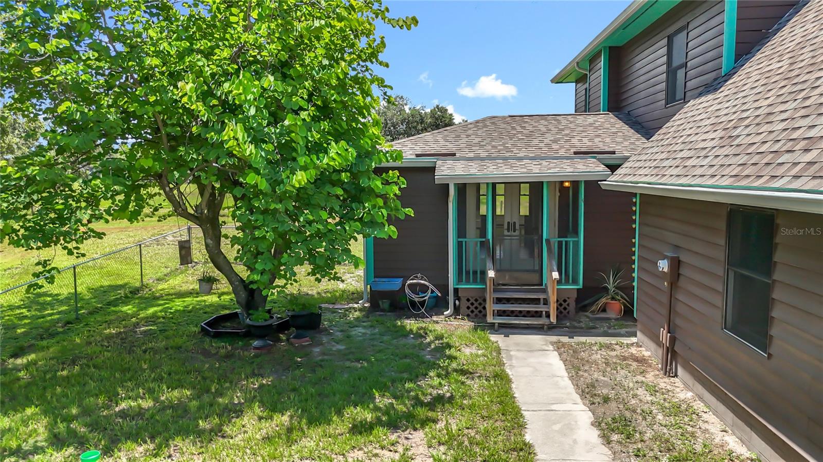 Image 9 of 72 For 16021 Winburn Drive S