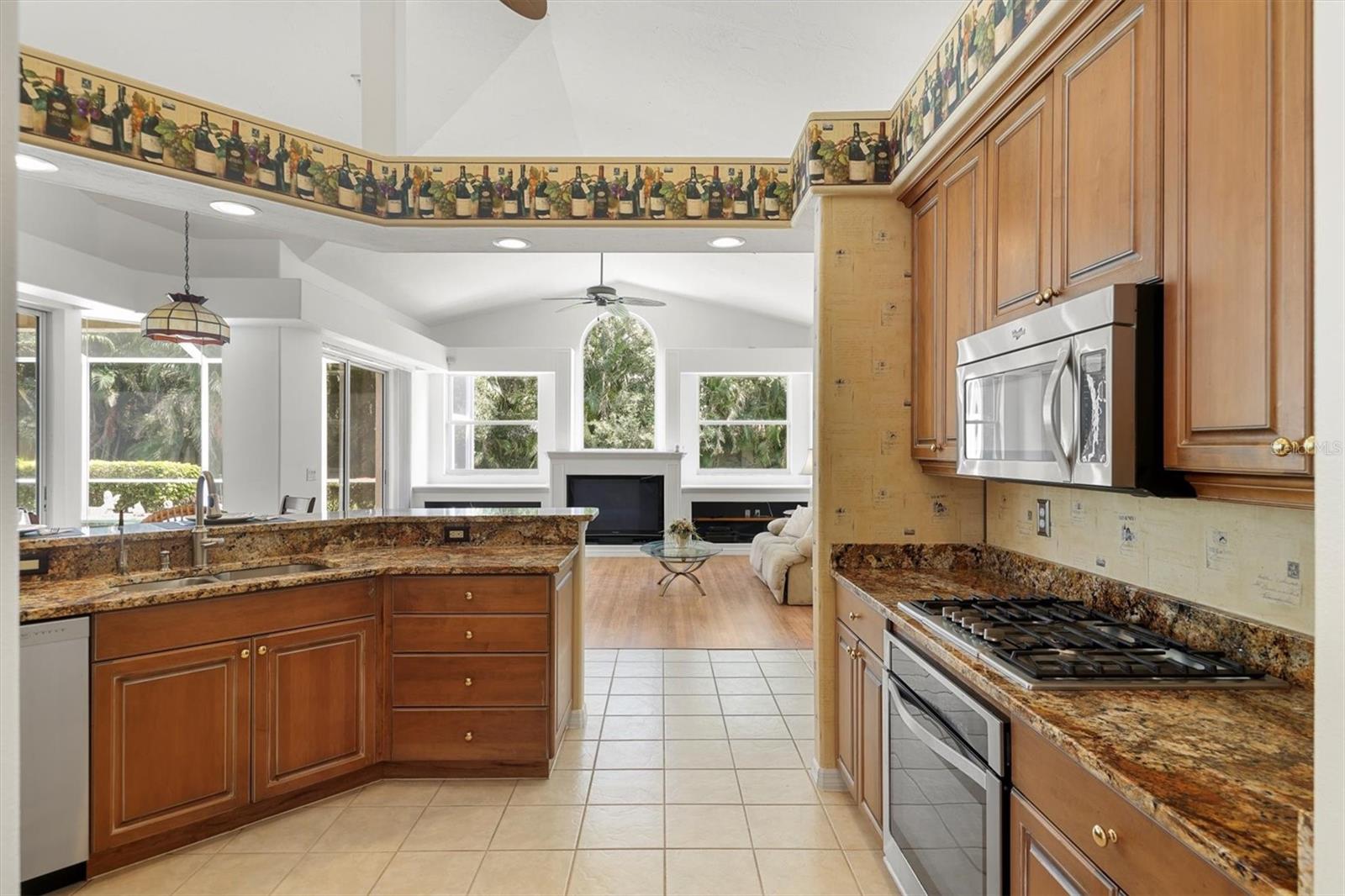 Image 14 of 47 For 4908 Sabal Lake Circle
