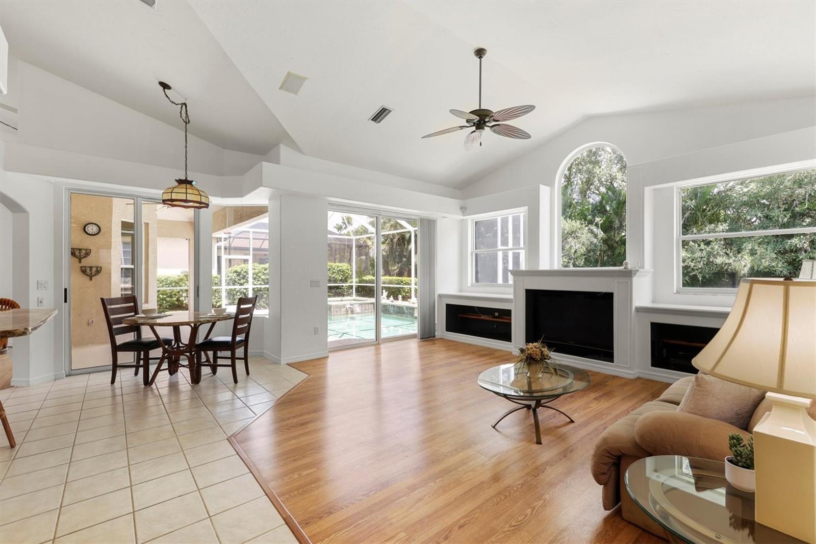 Image 18 of 47 For 4908 Sabal Lake Circle
