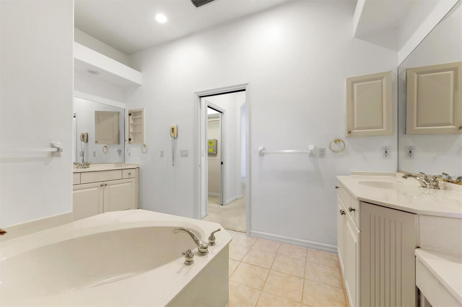 Image 24 of 47 For 4908 Sabal Lake Circle