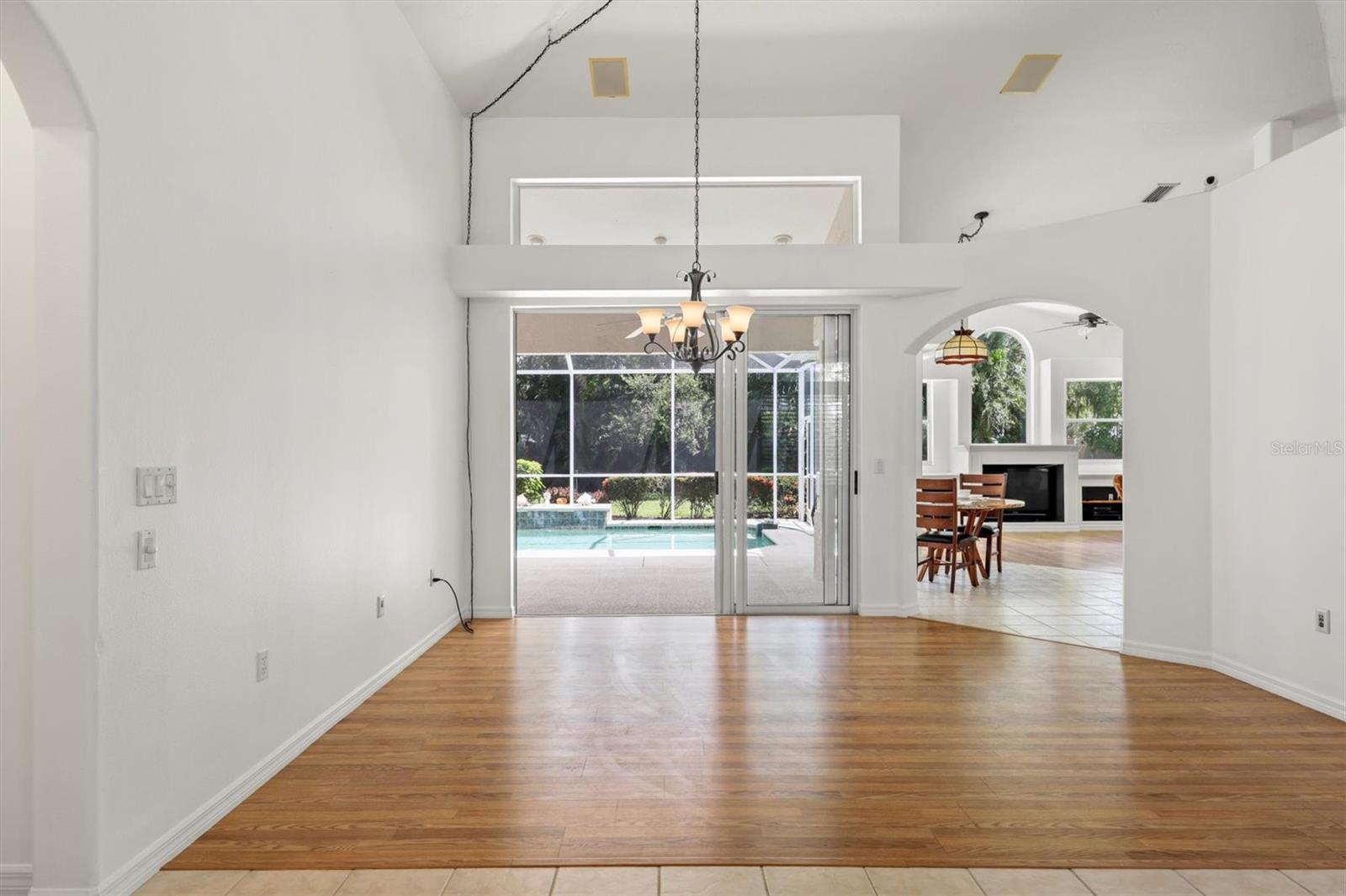 Image 5 of 47 For 4908 Sabal Lake Circle