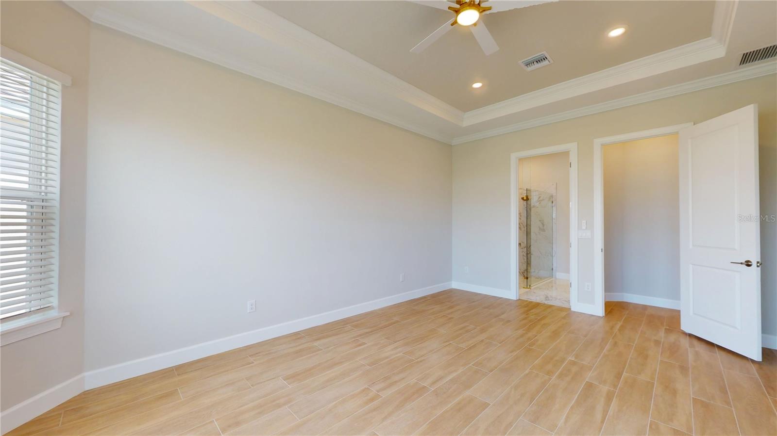 Image 19 of 39 For 16419 Isola Place