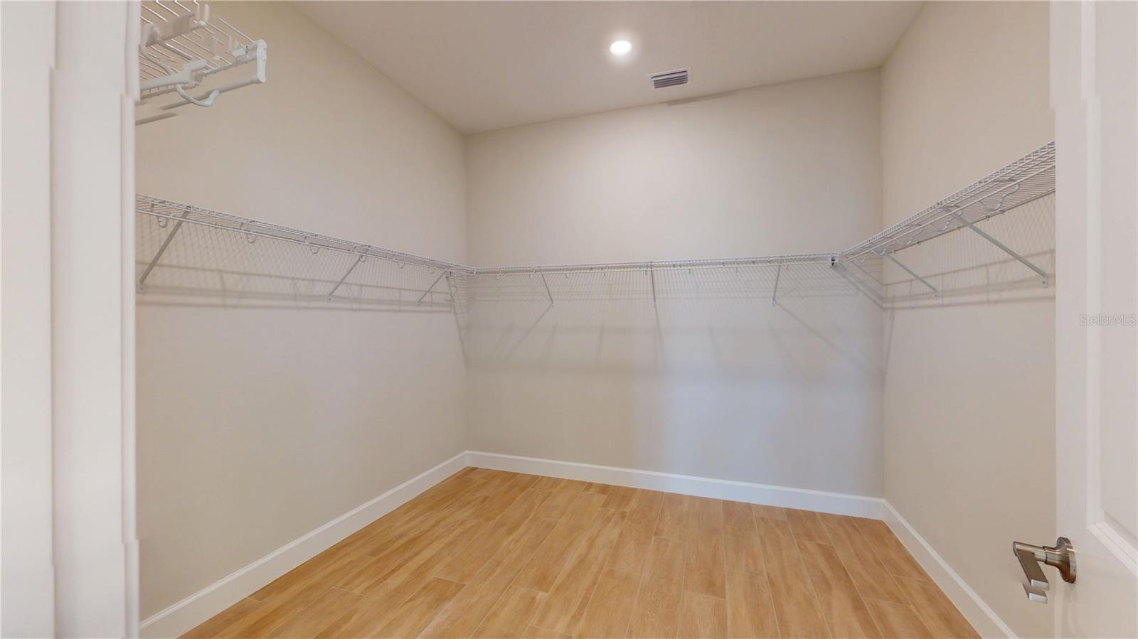 Image 22 of 39 For 16419 Isola Place