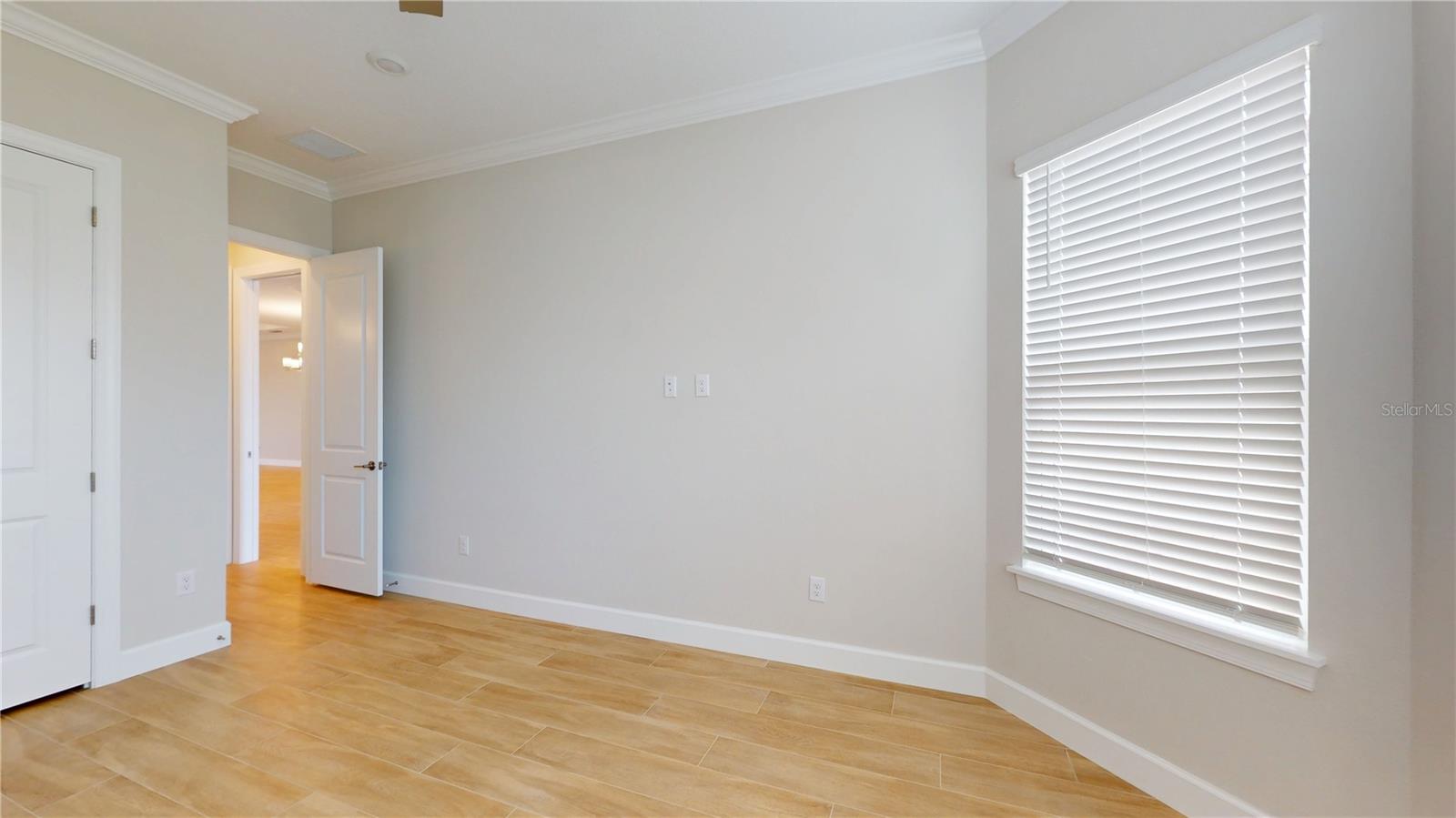 Image 27 of 39 For 16419 Isola Place
