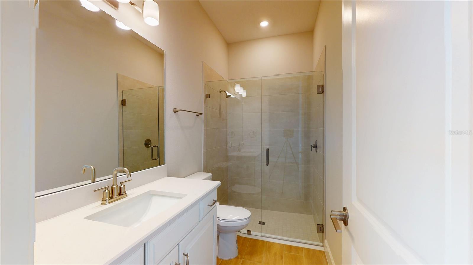 Image 32 of 39 For 16419 Isola Place
