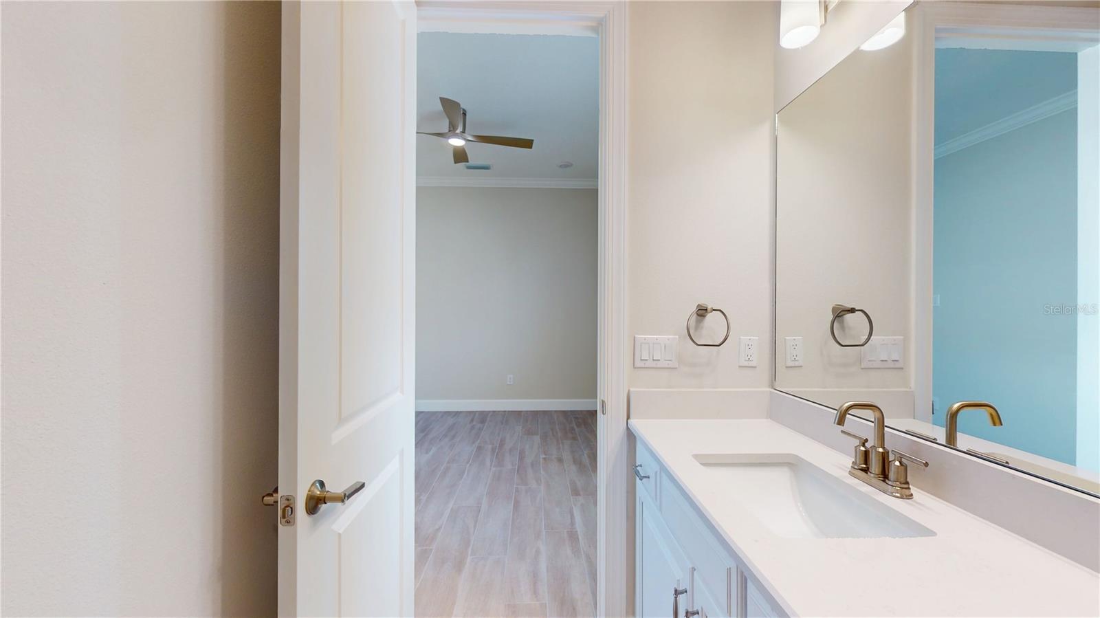 Image 33 of 39 For 16419 Isola Place