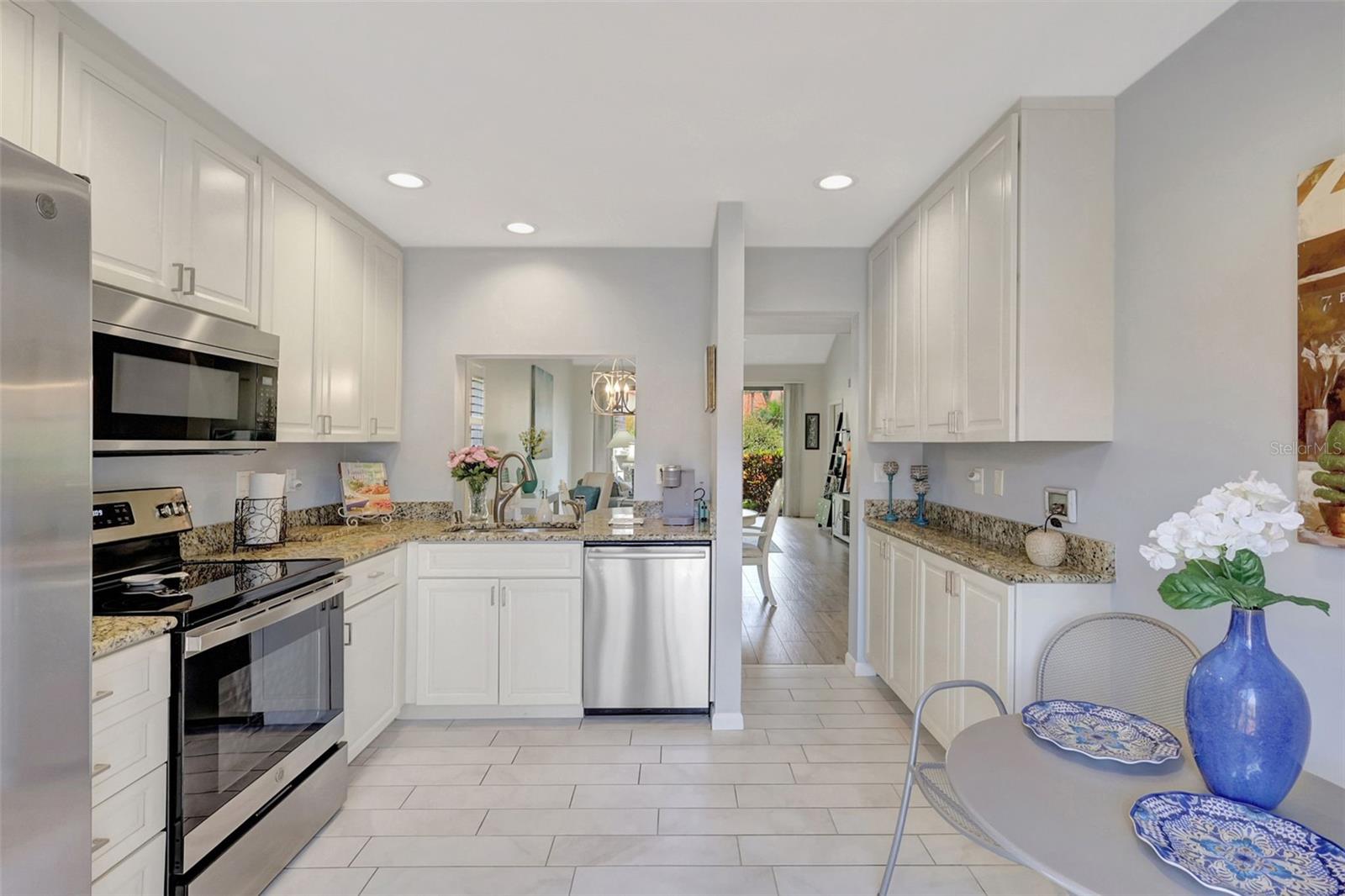 Image 11 of 31 For 5310 Huntingwood Court 40