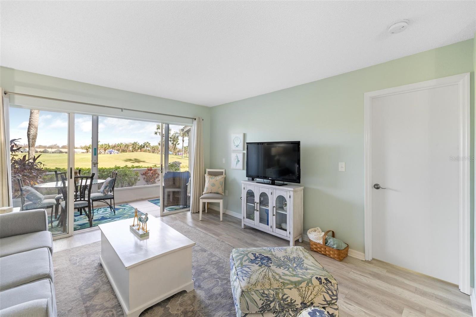 Image 18 of 39 For 408 Cerromar Circle S 130