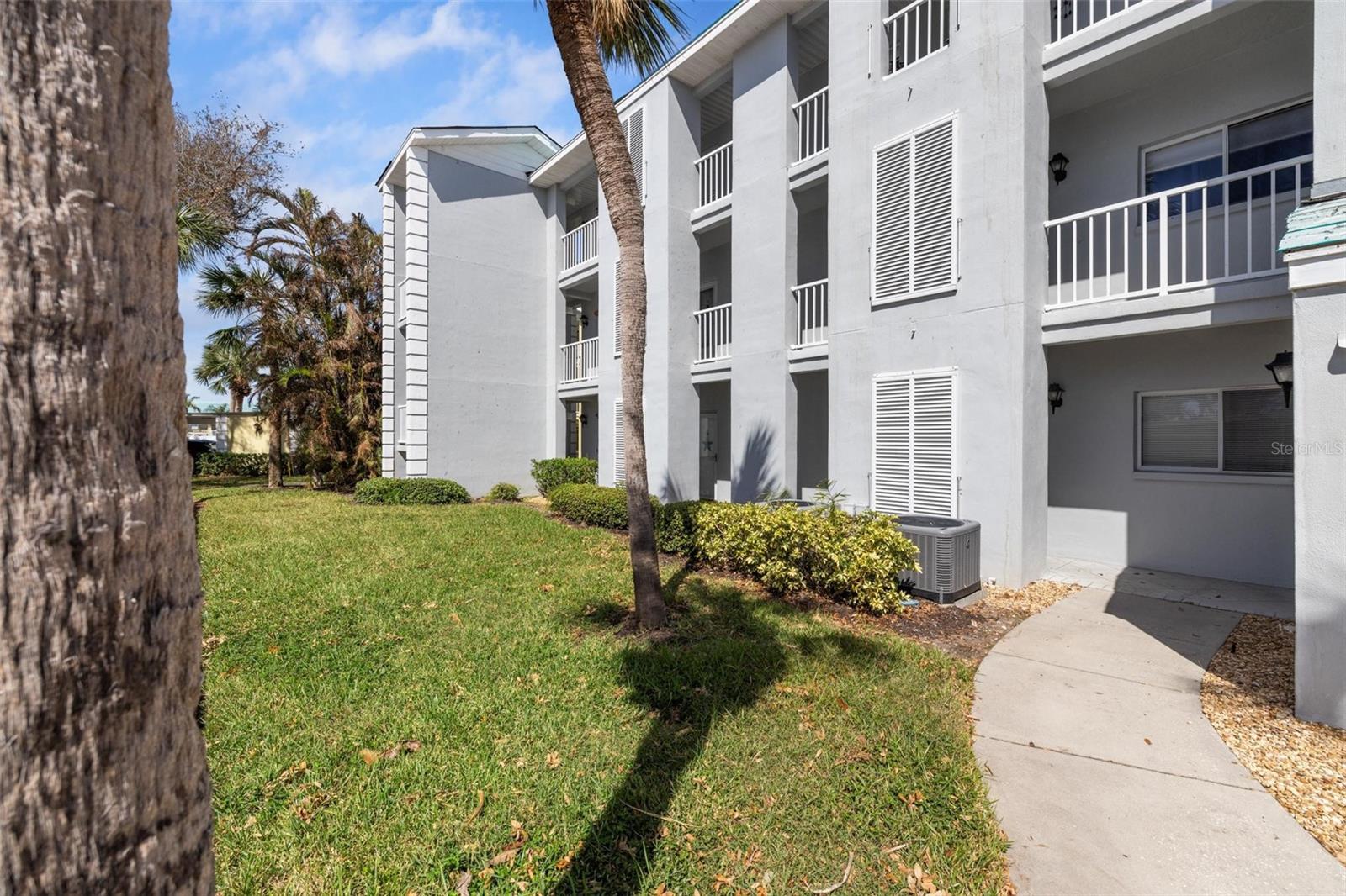 Image 2 of 39 For 408 Cerromar Circle S 130