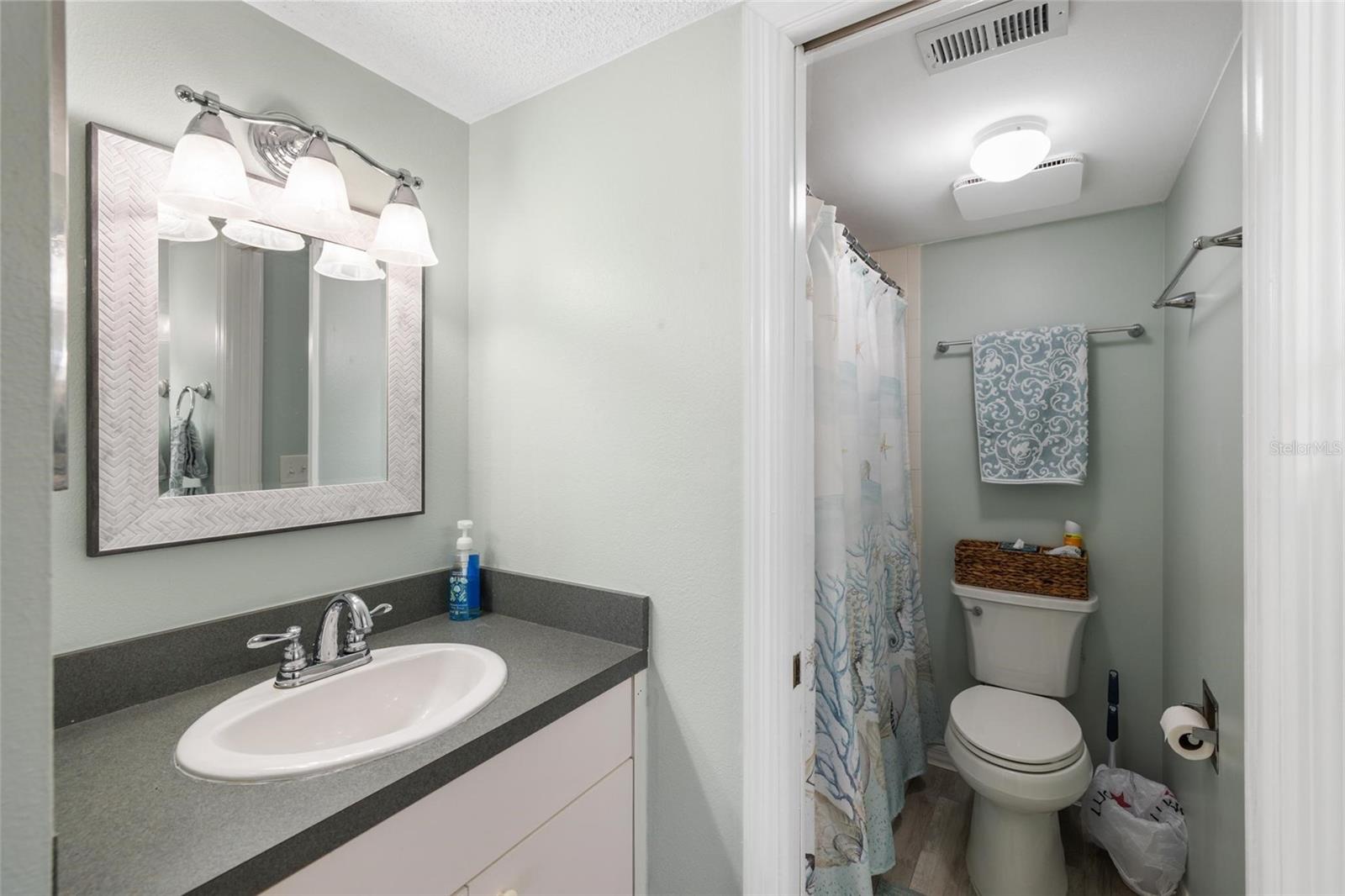 Image 25 of 39 For 408 Cerromar Circle S 130