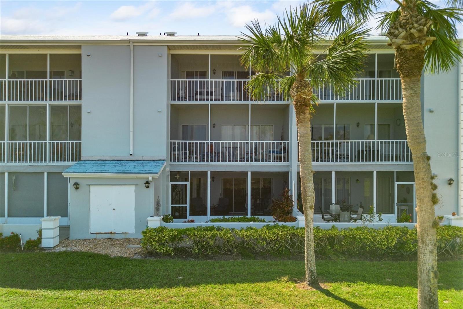 Image 36 of 39 For 408 Cerromar Circle S 130