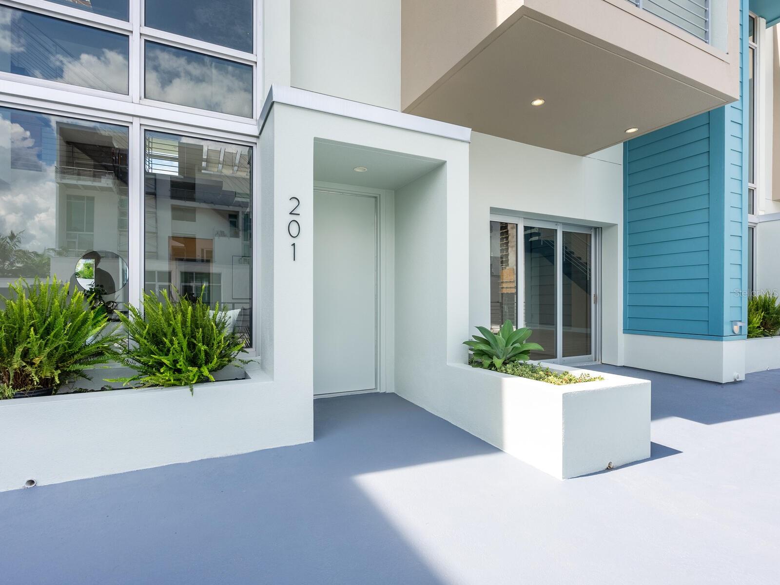 Image 11 of 87 For 1343 4th Street 201
