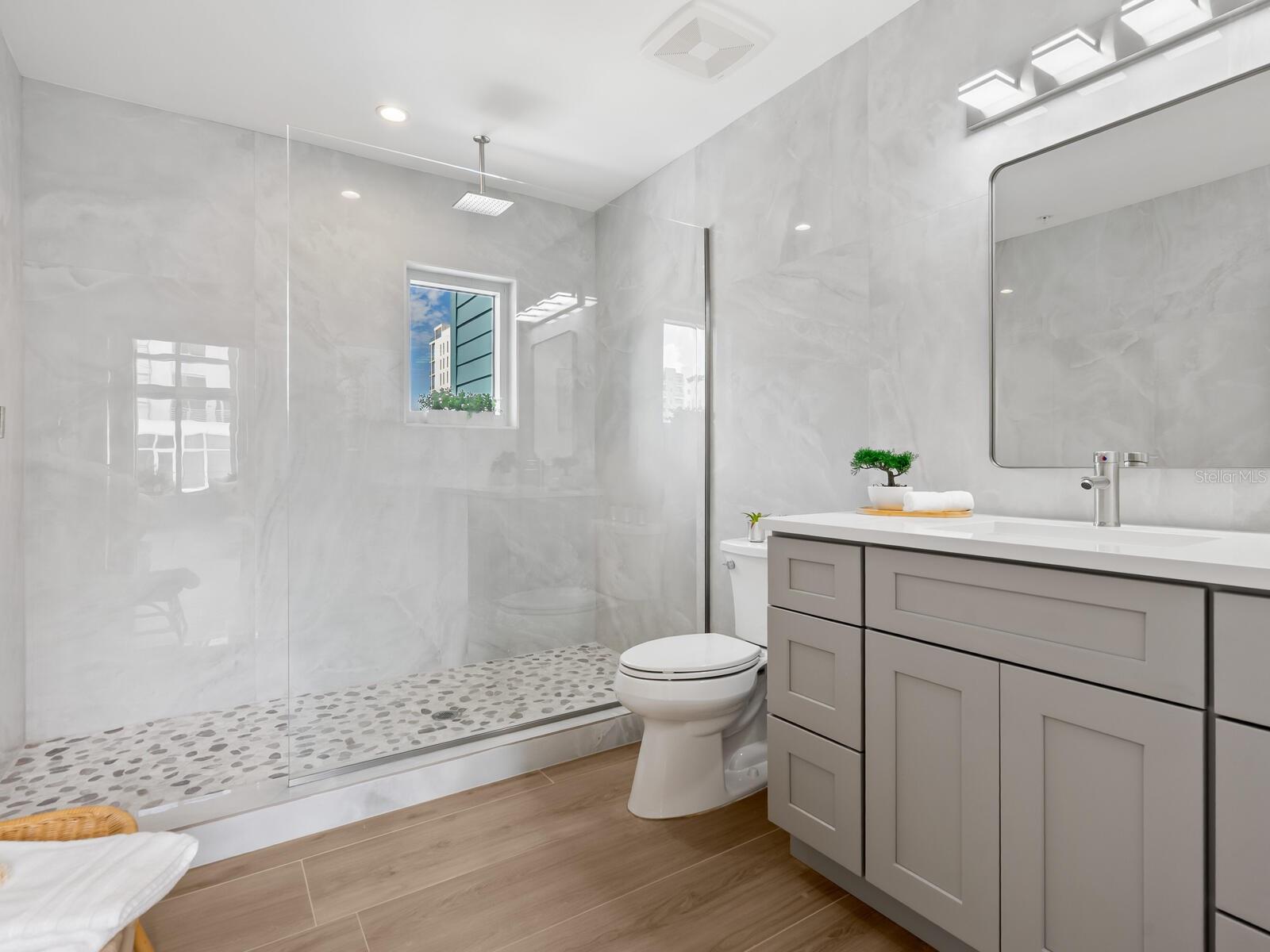 Image 34 of 87 For 1343 4th Street 201