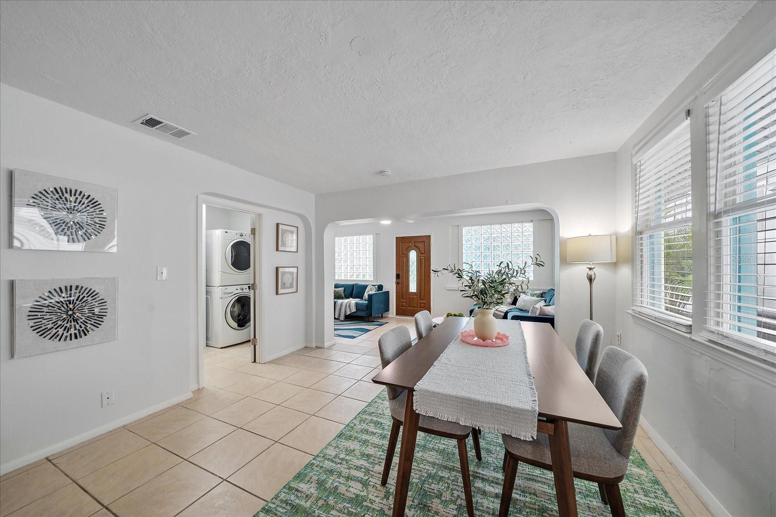 Image 36 of 65 For 2054 Roselawn Street