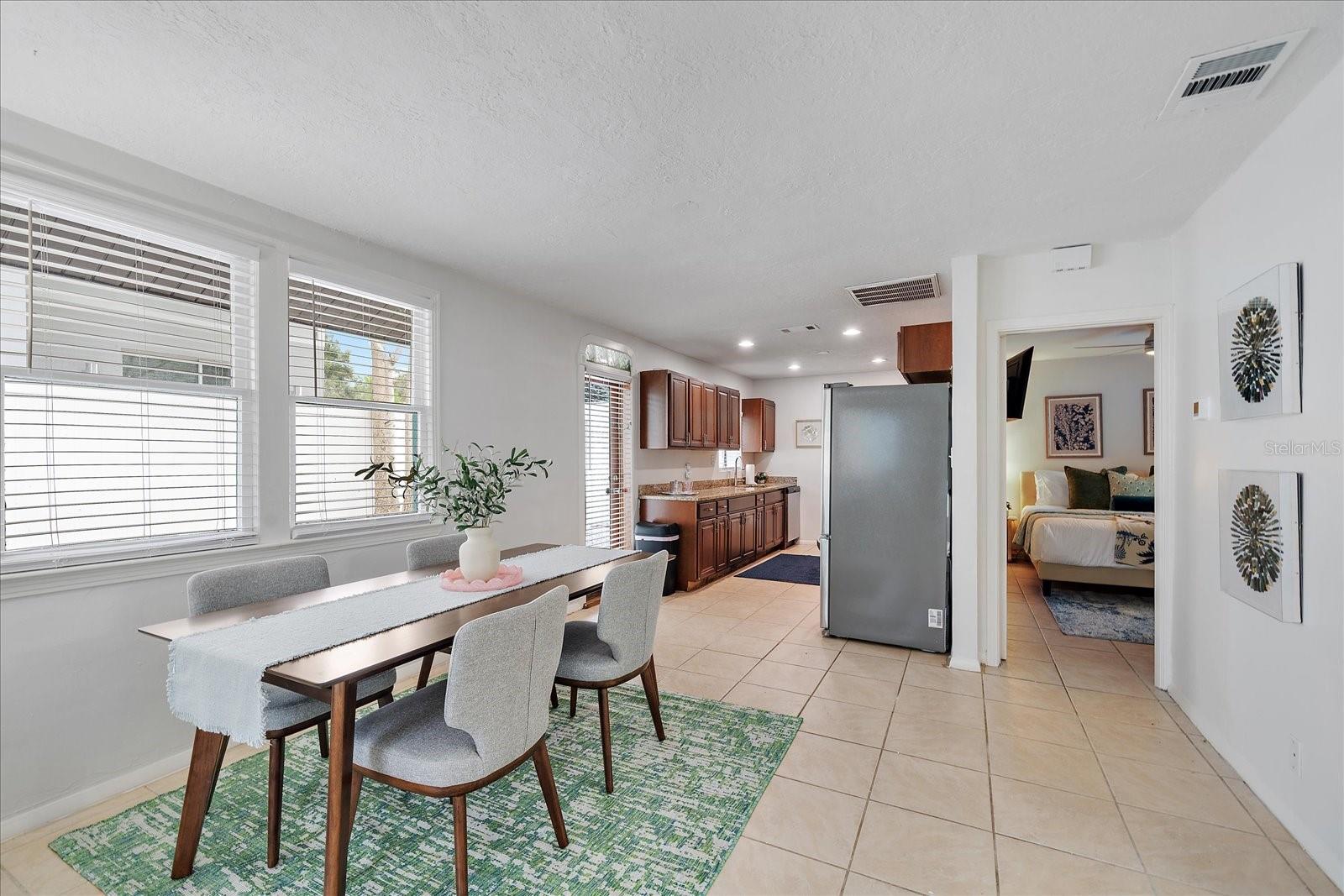 Image 38 of 65 For 2054 Roselawn Street