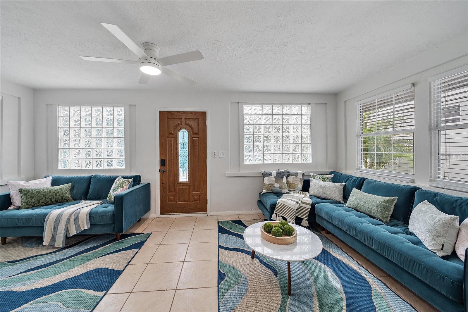 Image 39 of 65 For 2054 Roselawn Street